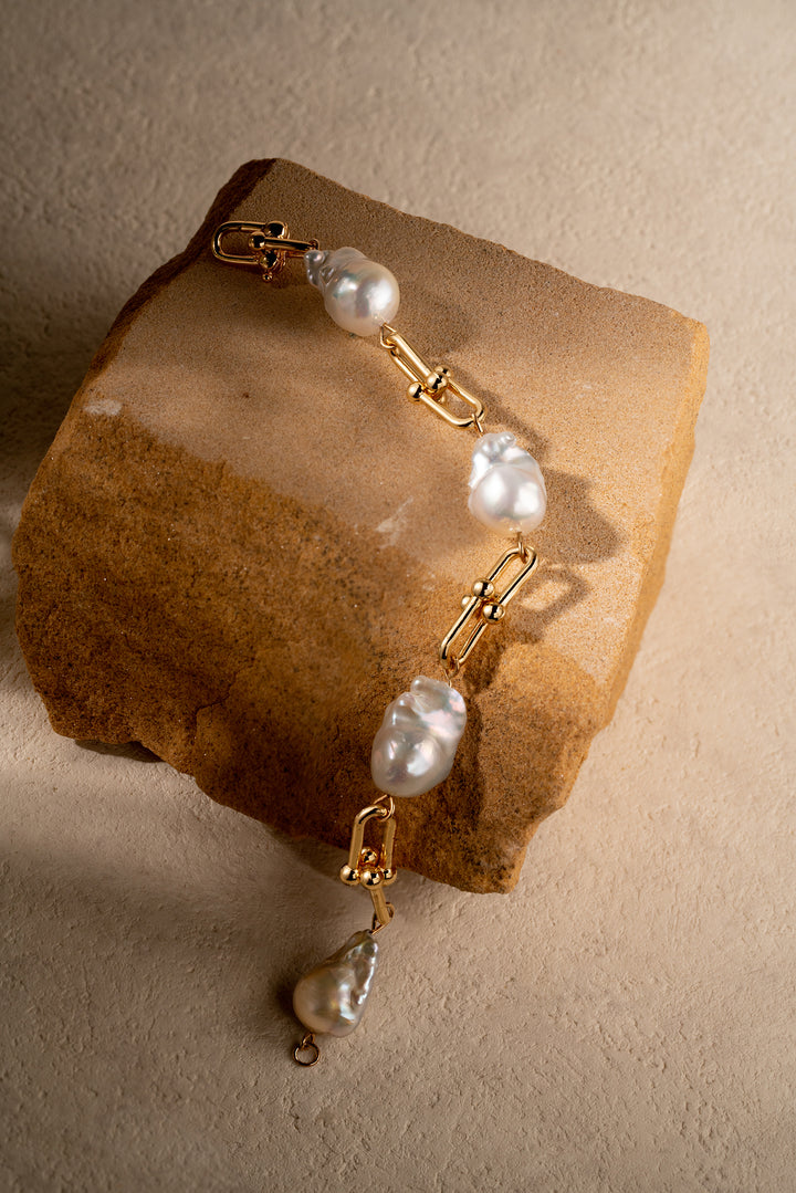 Horseshoe U-Link Baroque Pearl Bracelet, Gold Link Chain Bracelet