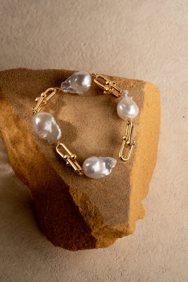 Horseshoe U-Link Baroque Pearl Bracelet, Gold Link Chain Bracelet