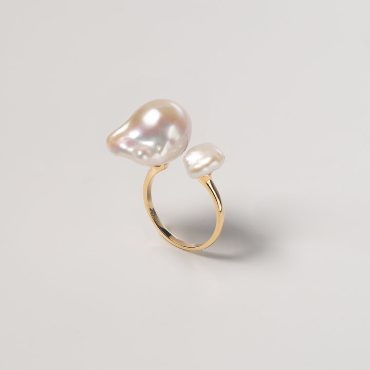 Double Baroque Pearls Ring, White Large Baroque Pearl and Keshi Pearl Ring