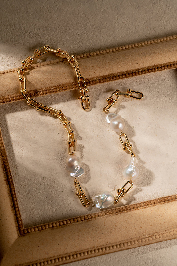 Horseshoe U-Link Baroque Pearls Necklace