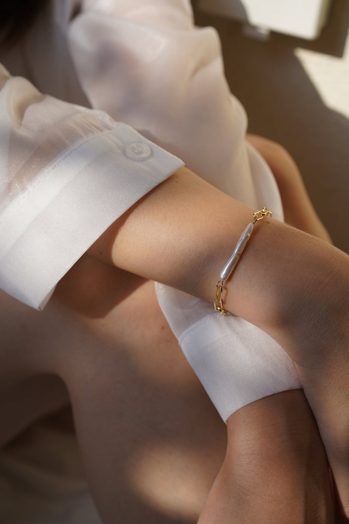 Baroque Keshi Pearl Bracelet: 14K Gold Filled Chain