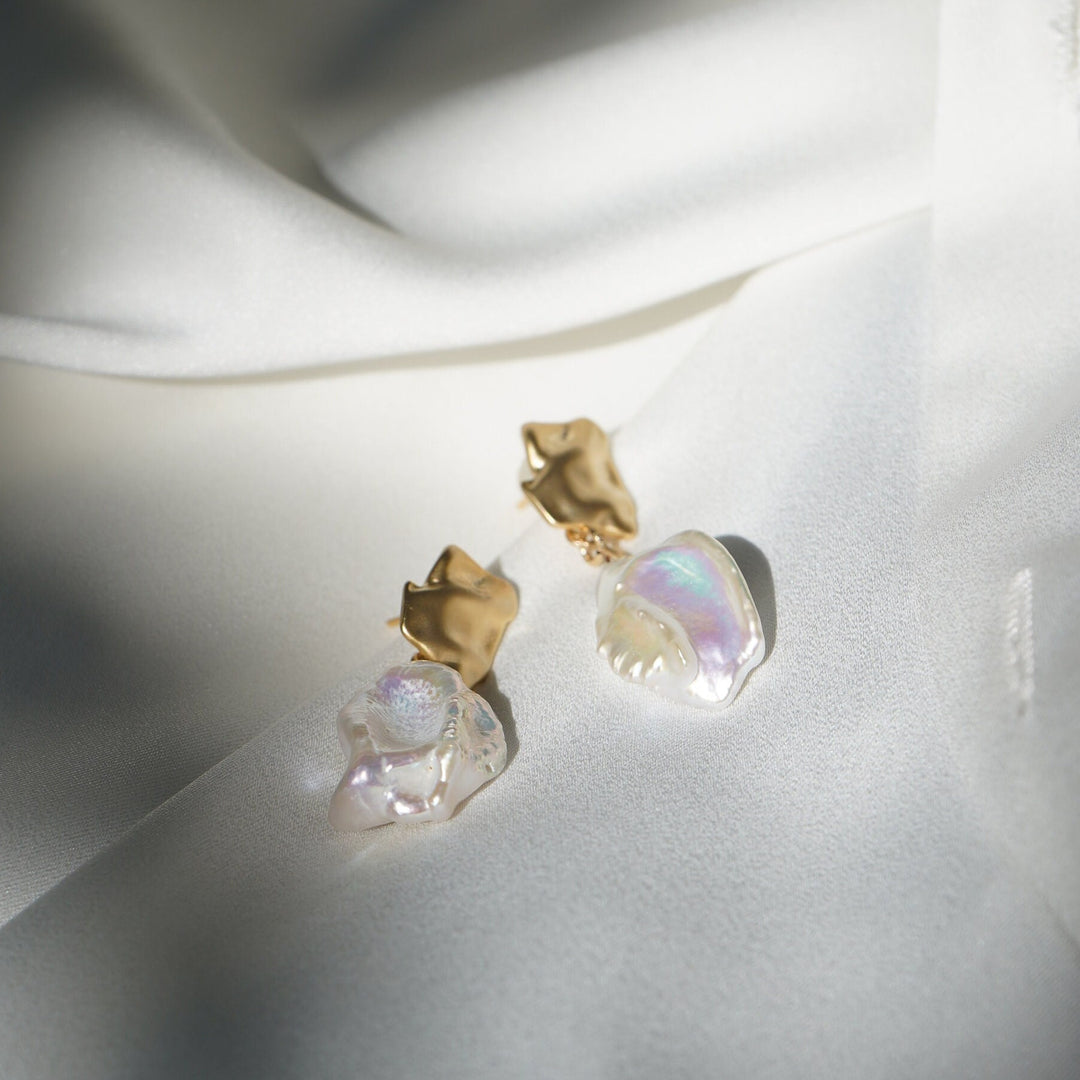 Petal Keshi Pearl Earrings - Gold