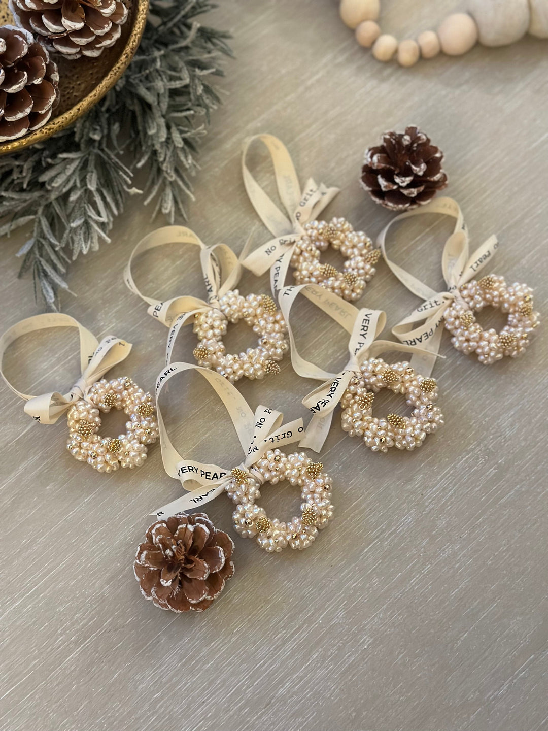 christmas tree ornament; pearl ornament; pearl decoration; christmas wreath; christmas gift