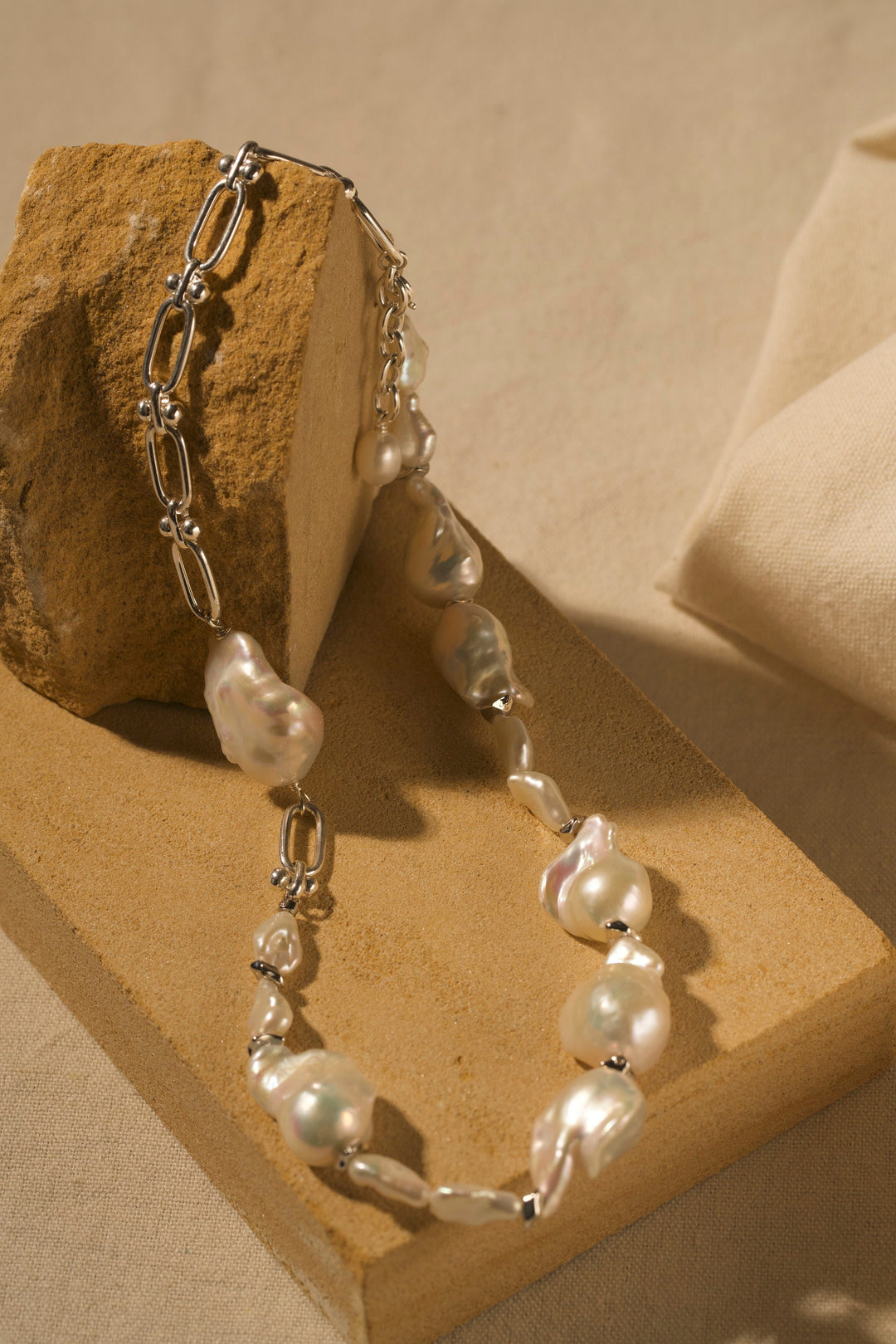 Baroque Pearl Metal Necklace - White Gold