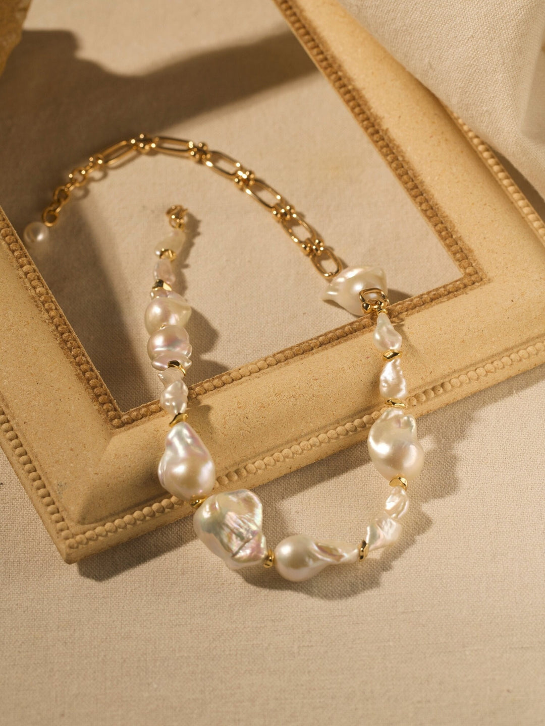 Baroque Pearl Metal Necklace - Gold