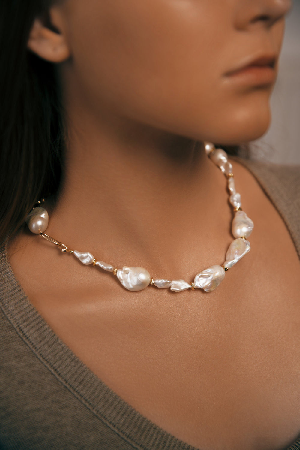 Baroque Pearl Metal Necklace - White Gold