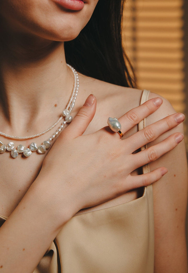 White Large Baroque Pearl Ring - Gold