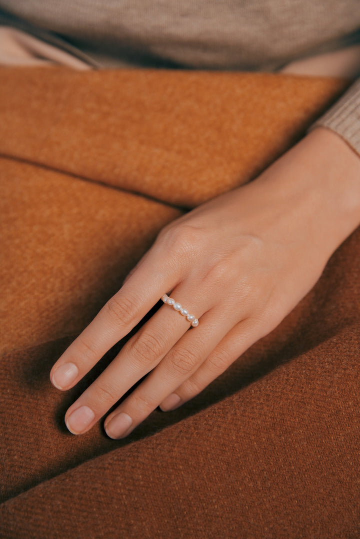 pearl ring with white gold, mini keshi pearls ring, gold mini pearl ring