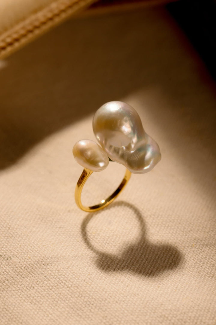 Double Baroque Pearls Ring - Gold