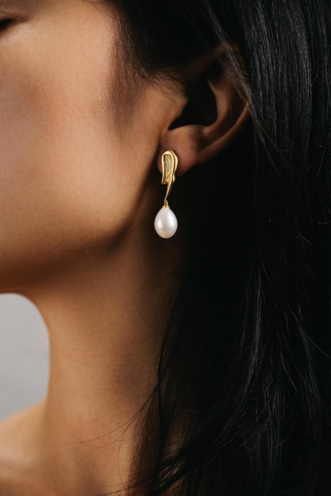 bridesmaid gift, birthday gifts, gift for women, pearl earrings, gold earrings, drop earrings, bridal jewelry, wedding earrings, dangle earrings, gift for mom, baroque pearls, teardrop pearls, freshwater pearls