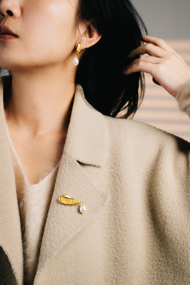 anniversary gift, wedding jewelry, graduation gift, grandma gift, scarf pin, low top pin, pearl brooch, bag pin, pearl lapel pin, baroque pearl pin, gold pin, pearl pin, prom jewelry