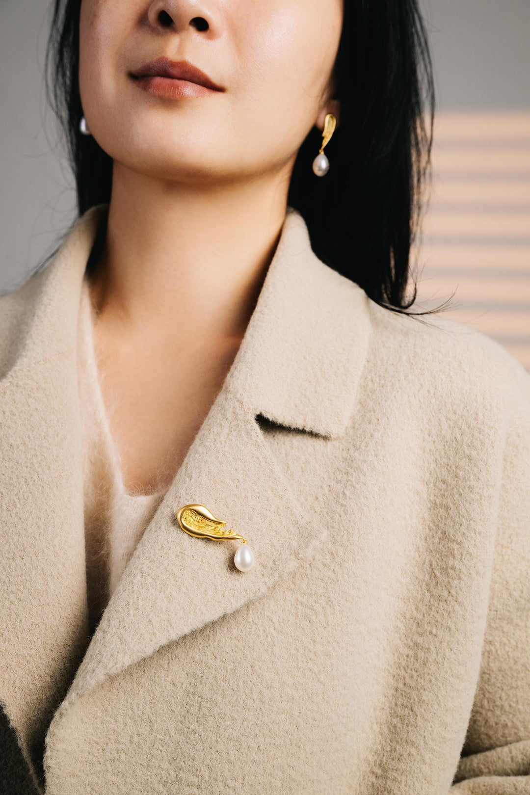 anniversary gift, wedding jewelry, graduation gift, grandma gift, scarf pin, low top pin, pearl brooch, bag pin, pearl lapel pin, baroque pearl pin, gold pin, pearl pin, prom jewelry