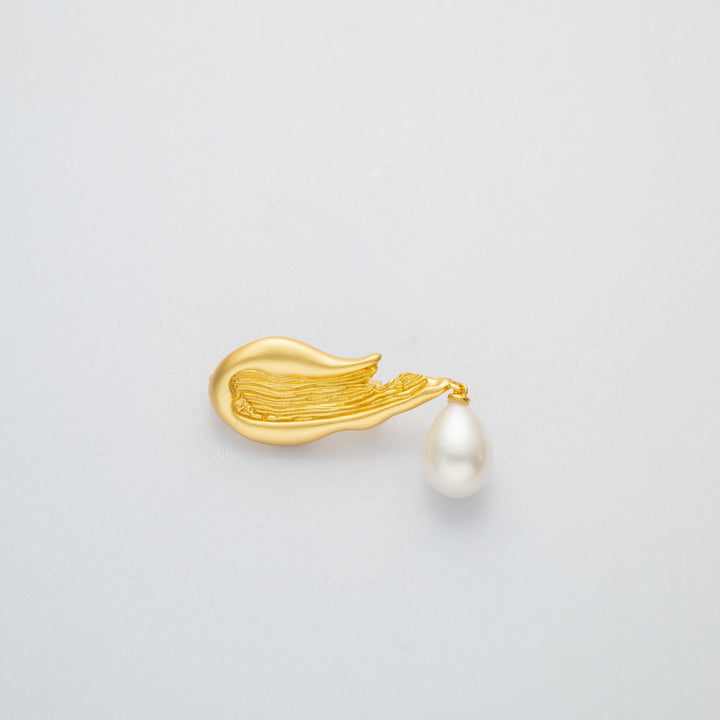 anniversary gift, wedding jewelry, graduation gift, grandma gift, scarf pin, low top pin, pearl brooch, bag pin, pearl lapel pin, baroque pearl pin, gold pin, pearl pin, prom jewelry