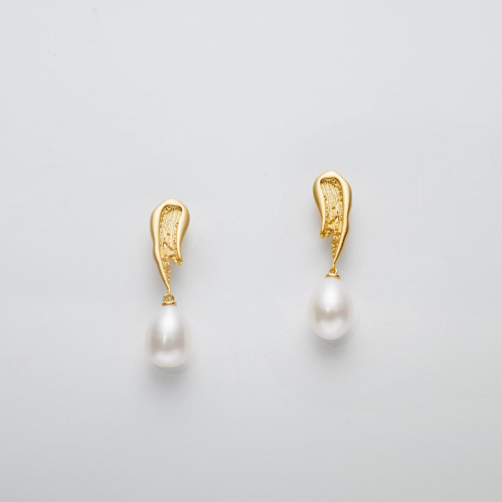 bridesmaid gift, birthday gifts, gift for women, pearl earrings, gold earrings, drop earrings, bridal jewelry, wedding earrings, dangle earrings, gift for mom, baroque pearls, teardrop pearls, freshwater pearls