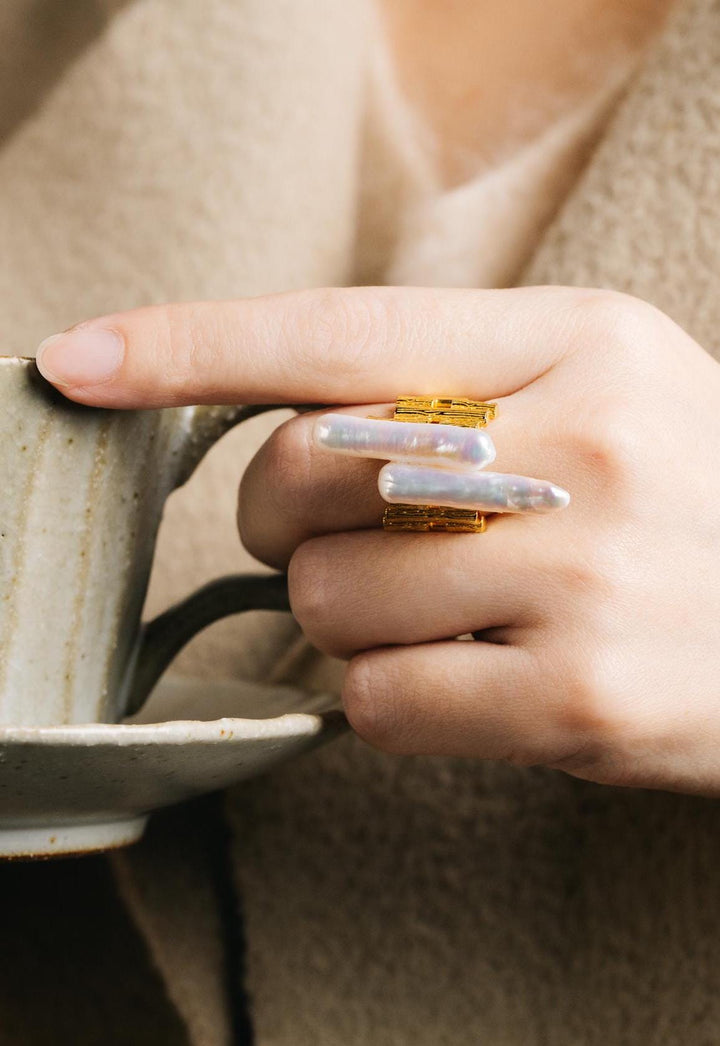 rings for women, pearl silver ring, pearl ring, gift for her, sterling silver ring, baroque pearl ring, baroque pearl, birthday gifts, jewelry gift, statement ring, freshwater pearl, architecture ring, silver ring