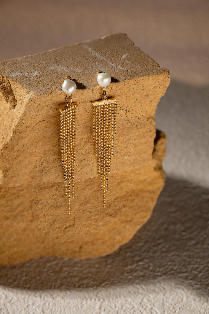 Elegant Pearl Drop Tassel Earrings: Gold Chain Fringe Statement Dangle Earrings for Women, Party & Evening Jewelry