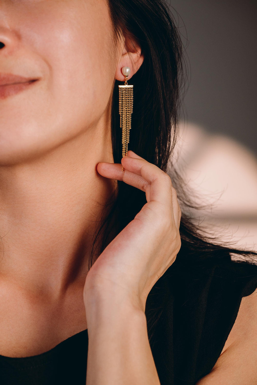 Elegant Pearl Drop Tassel Earrings: Gold Chain Fringe Statement Dangle Earrings for Women, Party & Evening Jewelry