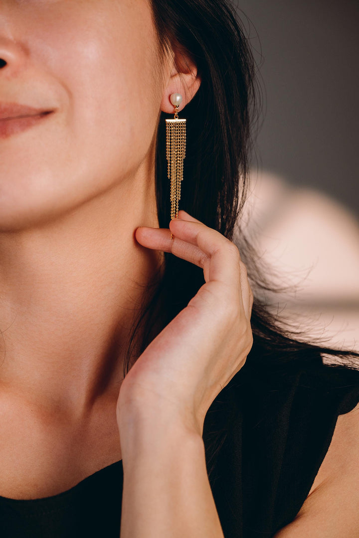 Elegant Pearl Drop Tassel Earrings: Gold Chain Fringe Statement Dangle Earrings for Women, Party & Evening Jewelry