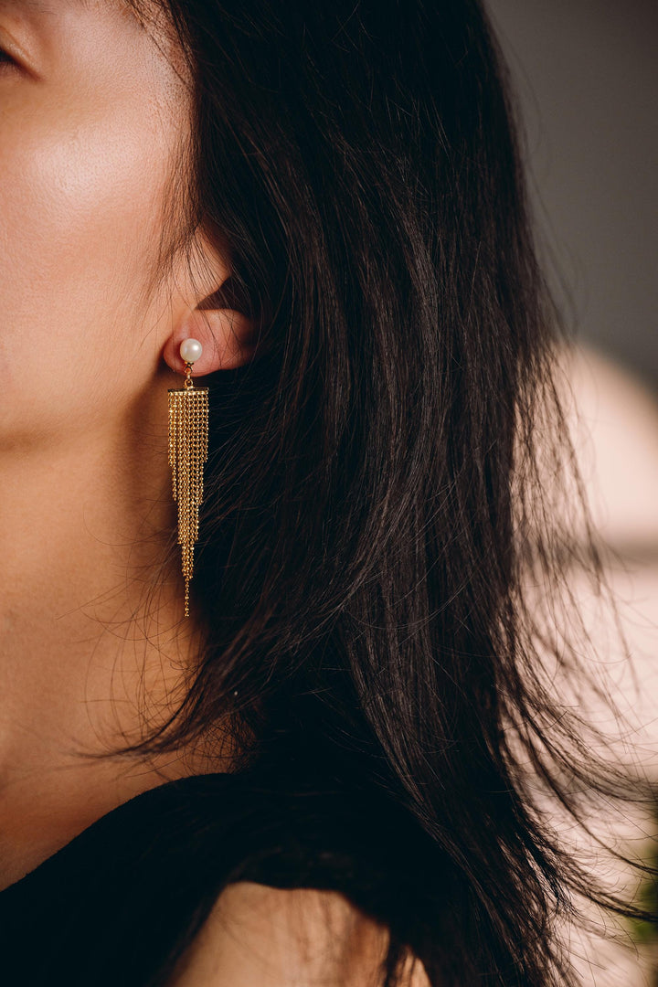 Elegant Pearl Drop Tassel Earrings: Gold Chain Fringe Statement Dangle Earrings for Women, Party & Evening Jewelry