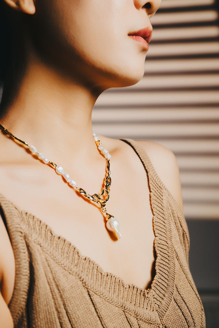 Sculptural Necklace with Baroque Pearl Pendant and Keshi Pearls, 18K Gold-Plated Tree Branch Necklace for Women, Dainty Jewelry Gift for Her