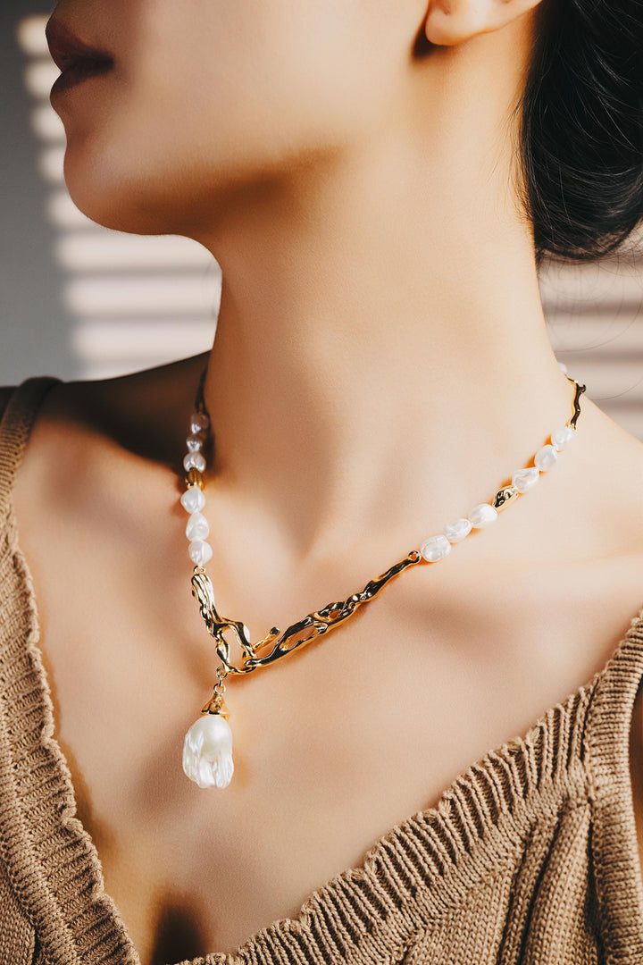 Sculptural Necklace with Baroque Pearl Pendant and Keshi Pearls, 18K Gold-Plated Tree Branch Necklace for Women, Dainty Jewelry Gift for Her