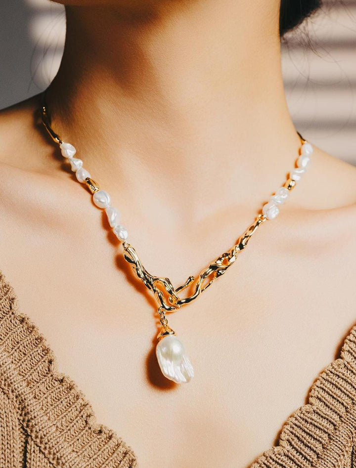 Sculptural Necklace with Baroque Pearl Pendant and Keshi Pearls, 18K Gold-Plated Tree Branch Necklace for Women, Dainty Jewelry Gift for Her