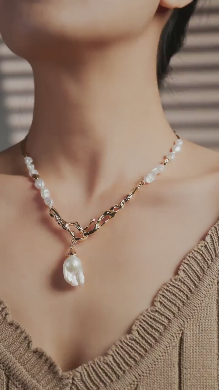 Sculptural Necklace with Baroque Pearl Pendant and Keshi Pearls, 18K Gold-Plated Tree Branch Necklace for Women, Dainty Jewelry Gift for Her